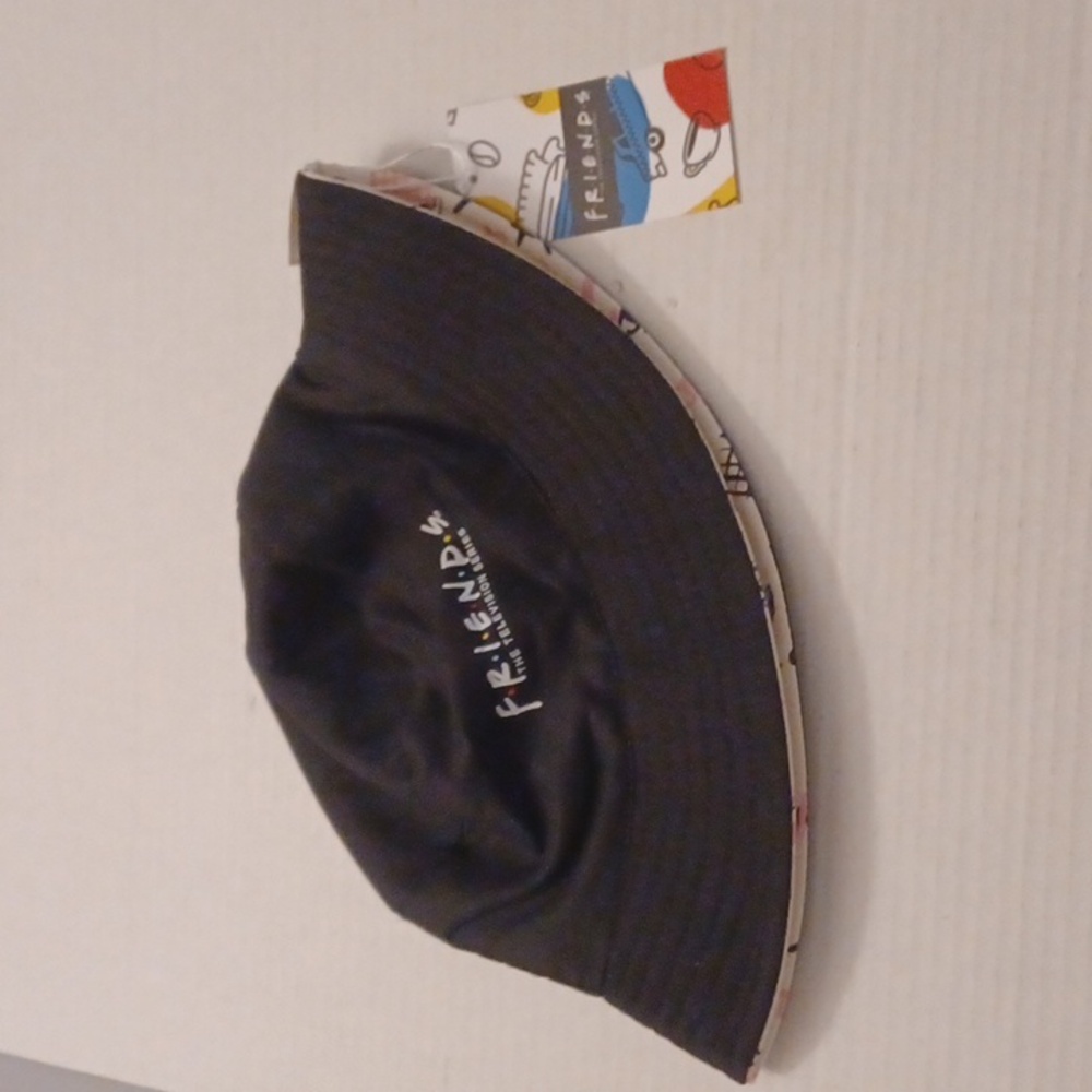 4/$60 New Black "Friends" Reversible Bucket Hat - O/S (Women)